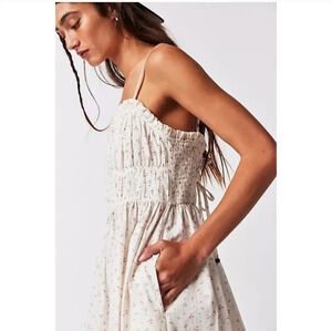 NMOT || FREE PEOPLE || gabby mini dress, white, ruching, ruffles, size small